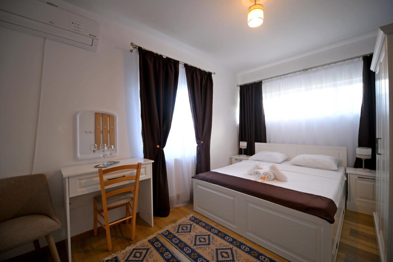 Pensiunea Hera Hateg Bagian luar foto